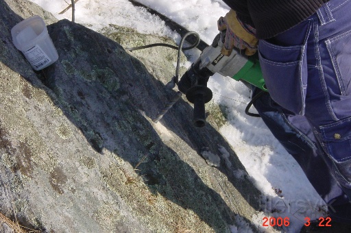 T  borrar i berg 1.JPG - 18 mm borr